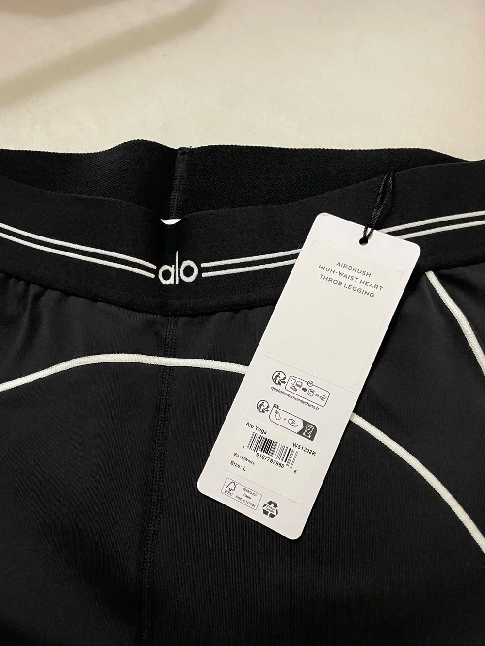 ALO Yoga NWT Airbrush High Waist Heart Throb Leggings Black White Size L